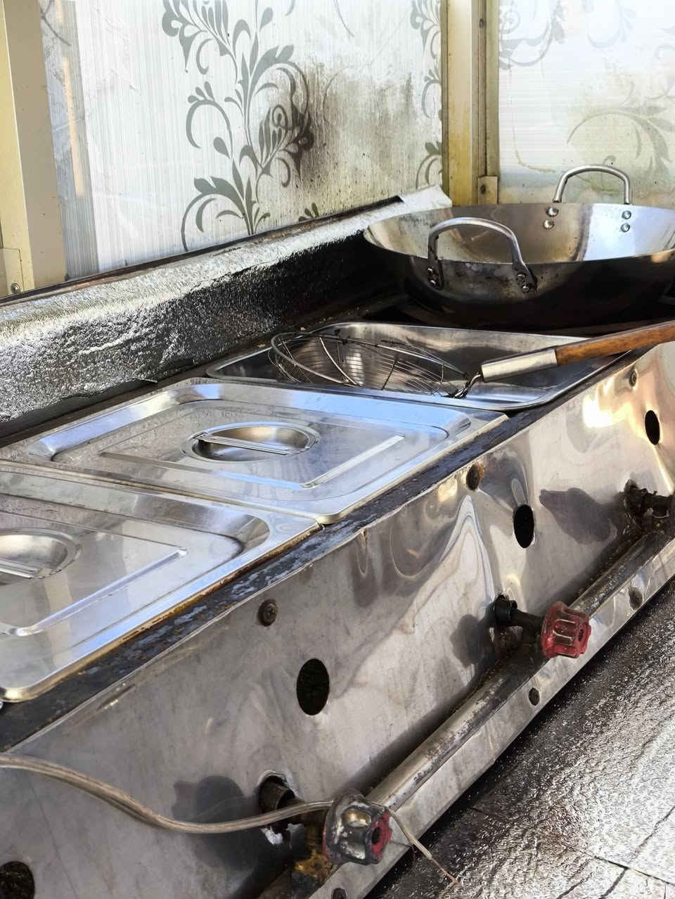 يوجد عربة ماكولات سريعة مع شواية گص بسعر مناسب
العنوان: ناحيةالزاب/ قرية اشريعة 
للإستفسار ***********
