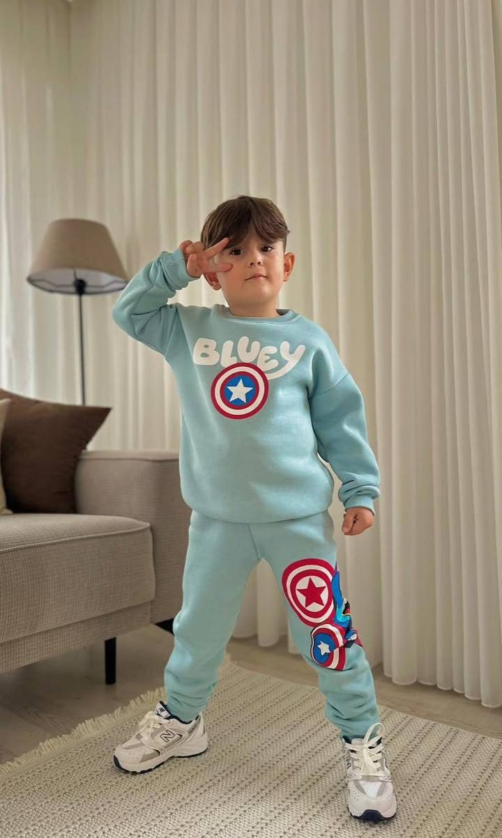 احصل على خصم 10‎%‎ بمناسبة قرب راس السنة 🎄

مجموعه تراكات شتائي ولادي 🏅

يلبس من 1—14 سنة ✅

العنوان 📌الصويرة -حي المعلمين -شارع عمارة المنغر  -مقابل سرمد مول -مجاور تنزيلات حمودي -مجاور كريم بلادي للستائر

🚖توجد خدمة توصيل لكافة محافظات العراق 🇮🇶🚖 
للاستفسار***********
