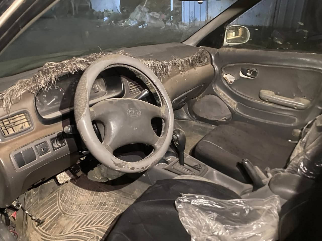 السلام عليكم
سياره كيه كريدوس للبيع 

موديل 2000
گير اوتماتيك 
محرك گايم 🚨
فول اوتماتيك 

رقم كركوك مشرع تحويل مباشر 

اتصال ***********
واتساب ***********

السعر 25 وبيها مجال
