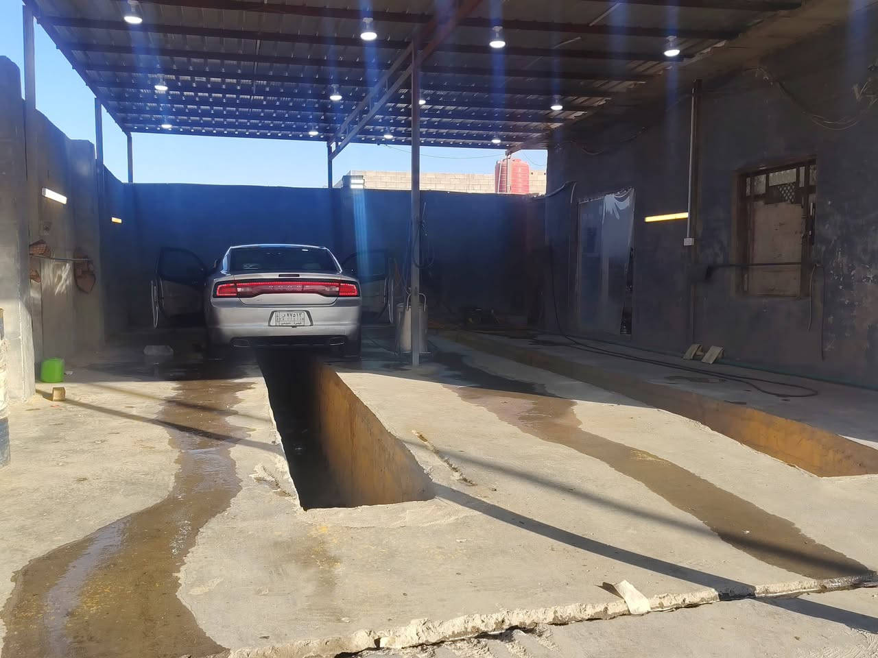 محطه للبيع مع مضخات مع خزانات كامله مع بيت خلف المحطه محطه غسل مع تبديل زيت الزبير المكصب كامله مع البيت مع اغراض***********4
