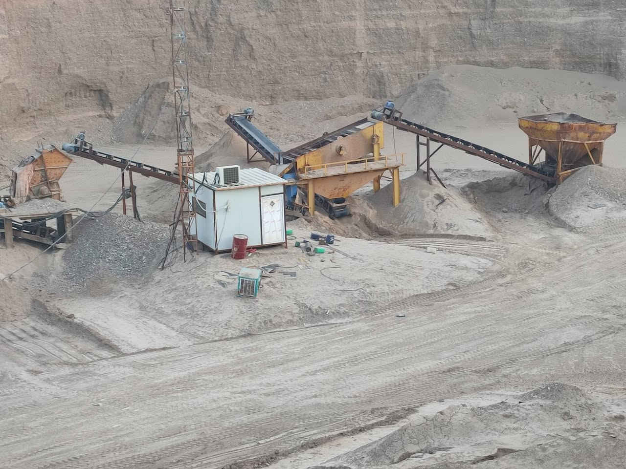 سلام عليكم معمل متكامل البيع ميسان جلات هاتف ***********
