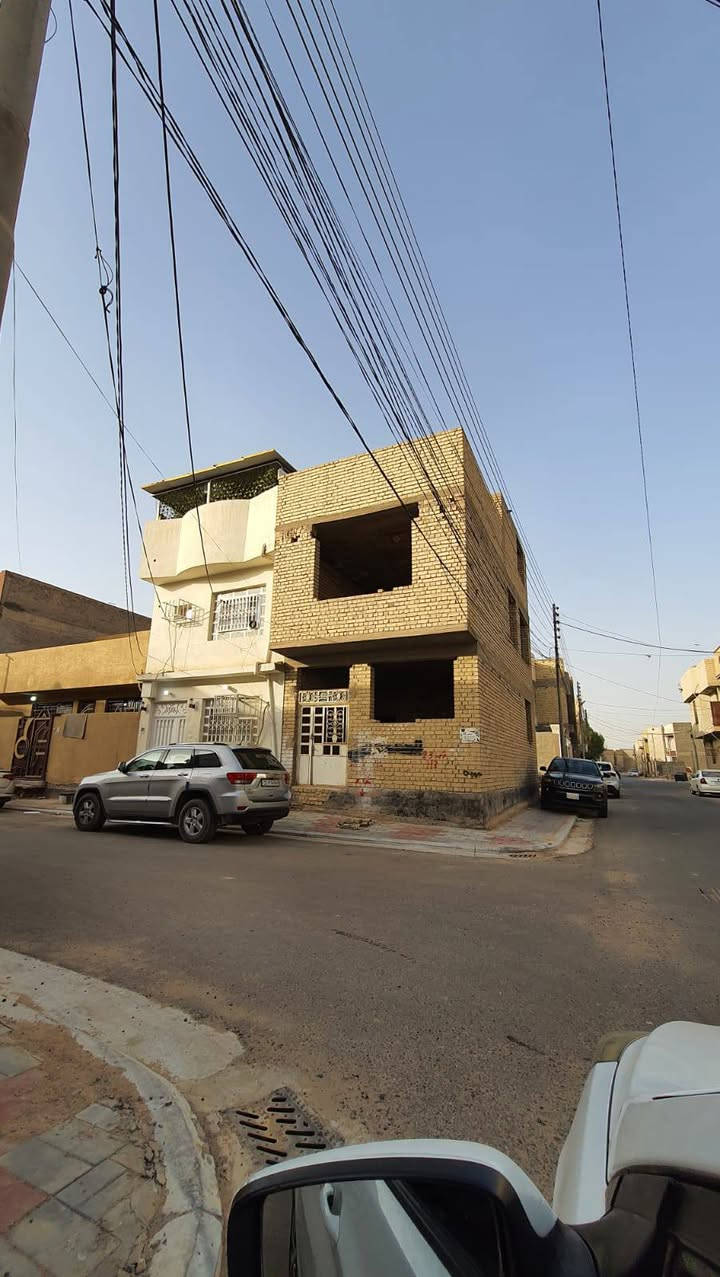 هيكل مربع ركن 50 م في حي الصمود يبعد عن الشارع العام تقريبا 100م
قرب مدرسة الميار وتانكي التحدي والبناية الجديدة لمدرسة النسور
يحتوي على تأسيس ماء ومجاري
السعر 135


**إذا كنت صاحب هذا الإعلان وتريد حذفه لأي سبب، رجاءا أرسل رسالة إلى الدعم الفني**