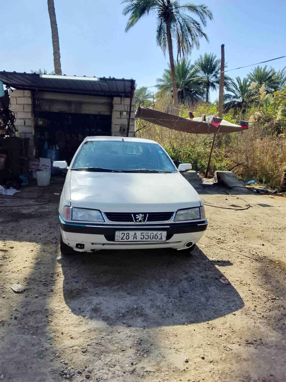 سلام عليكم سياره بيجو ٤٠٥ اللبيع كير حداديه مكفولات  ما بيه ضربه قويه كشر شوف العين السعر ٢٨ ورقه بيها مجال الطيبين العنوان نجف كوفه  رقم الهاتف  ***********
