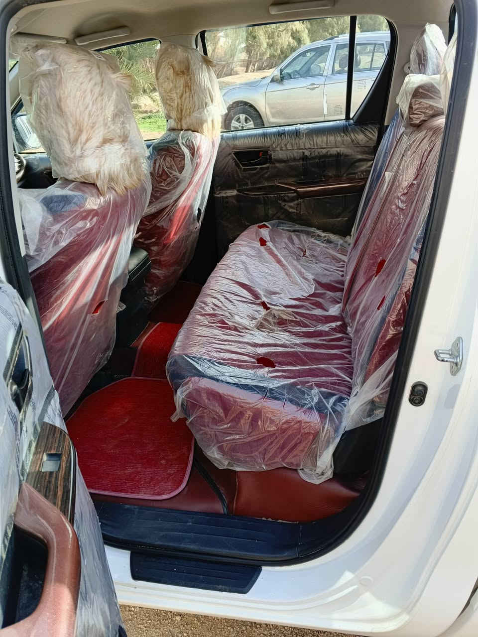 سياره للبيع تويوتا هايلكس 2024 مكفوله كفاله عامه رقم مثنى سياره ماشيه 23 ألف السعر 250 وبيه مجال الهاتف ‏‪***********‬‏
