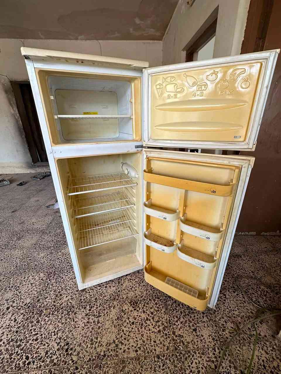 السلام عليكم بفلس ونص مكاني كركوك منطقة الاسكان  وكل صورة مكتوب السعر وكله شغاله بشرط *********** واتساب
