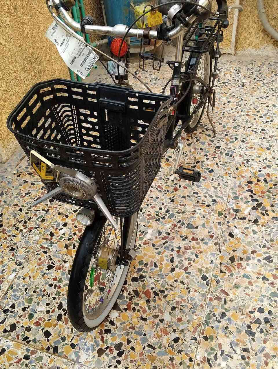 سلام عليكم بايسكل ( بطة )
للبيع عنوان كمالية شارع جامع 

للأستفسار ***********
