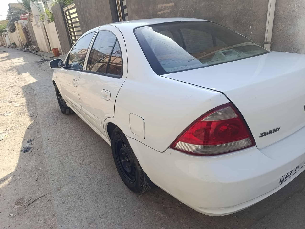 السلام عليكم 
نيسان صني بدي كوري موديل 2009 رقم واسط الدولي بأسمي 
سياره جاهزه كير ومحرك وتبريد درجه اولى بيه رش صبغ جاملغ خلفي مكانه بابل 
***********
