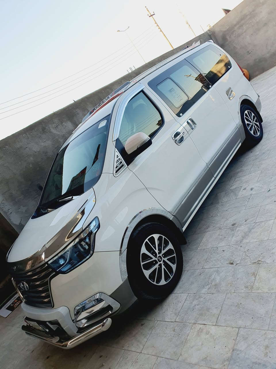 السلام عليكم ستاركس 19 اصل سنويه وبليتهViP كفاله عامه من كل شيء ما عدا المحرك تعبان السعر 3٫35 مكان السياره بالبصره
***********
