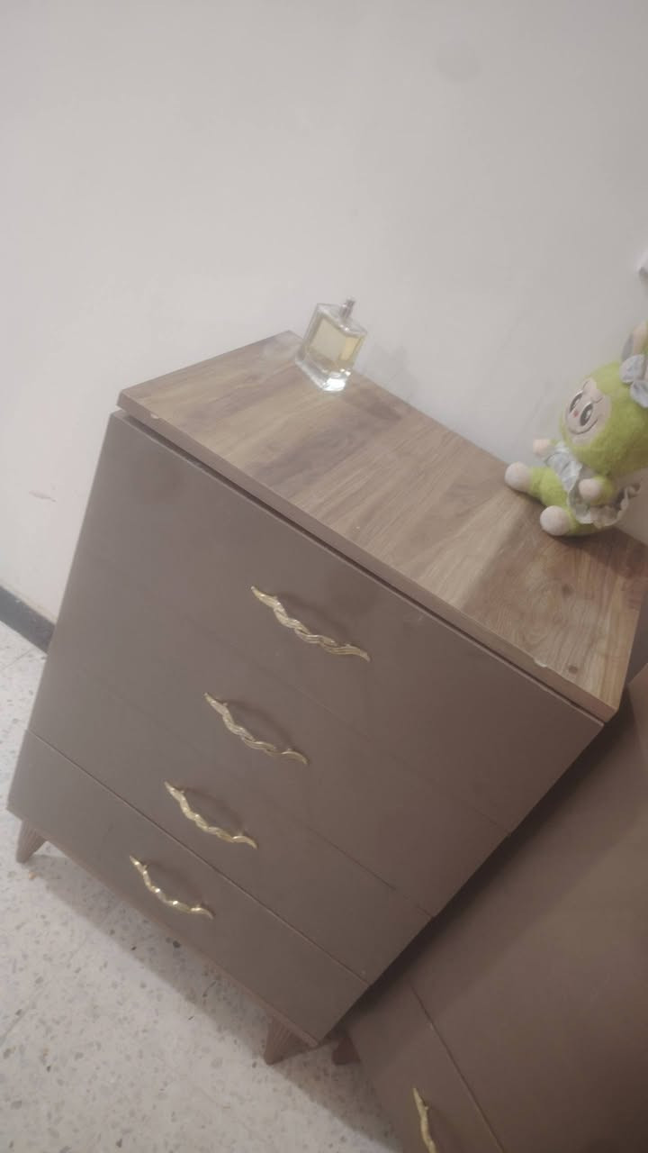 غرفه نوم للبيع بيها ضرر نتيجة النقل ربي يعنا على الإيجار
كنتور ٦ بوب ميز تواليت زاويه مجر ٤ جرارات جربابه فقط صوميه تزكام بس صوميه ماخذها ب١٣٠ الف وتاج شيزلون  مالها بسعر ٤٥٠ الف مكاني بغداد الدوره قرب أسواق توشه
***********
***********
