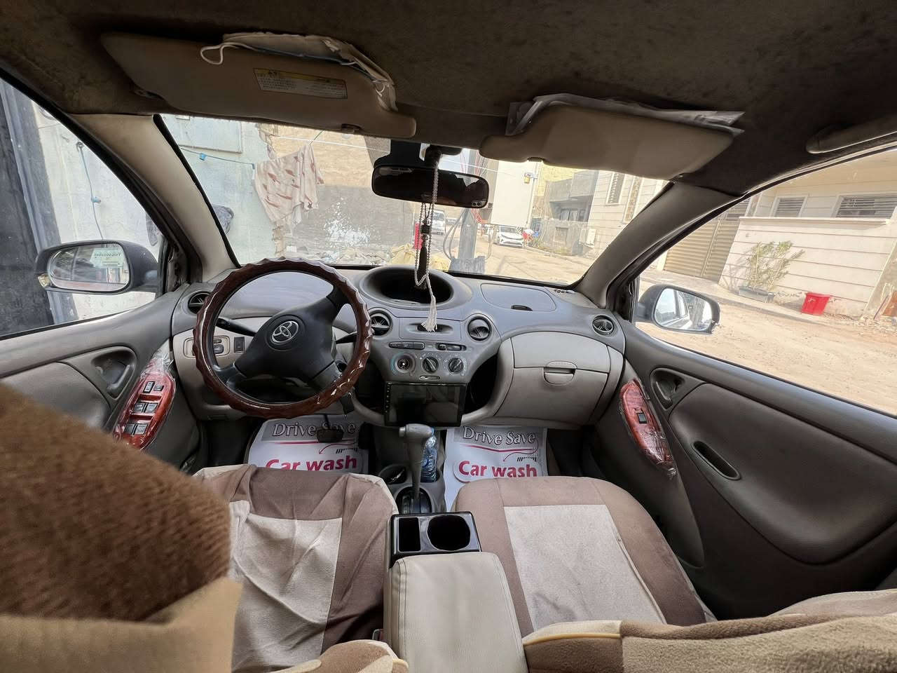 السلام عليكم 
اللهم صلي على محمد وال محمد 
رمضان كريم عليكم 

للبيع فقط 
تيوتا ايكو مديل 2005
مصبوغه عام 
١-جاهزه مكينه كير. تبريد كهربائيات كله شغاله 
٢-سنتر لك  رمونت 
٣-مسجل شاشه سستم صوت 
٤-. تحكم مري +اشاره ب مري 
٥-بيه ملاحظات بسيطه 
٦-جام كهربا 
٧-لايت زنون 
٨-كاميرا خلفيه 
٢-داخل بيجي دوشمه جديده 
مكانه بغداد. 
السعر ٥٠
اتصل ع رقم او خاص

@إشارة/
***********
