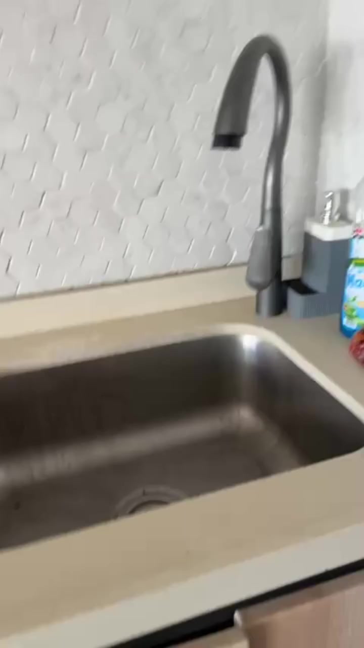 كاونتر للبيع خشب أم دي إف مع الطباخ فقط سعرة ٣٥٠ قفل  الشراي يتصل على هذا الرقم ‏‏‪***********‬‏ بي واتس
