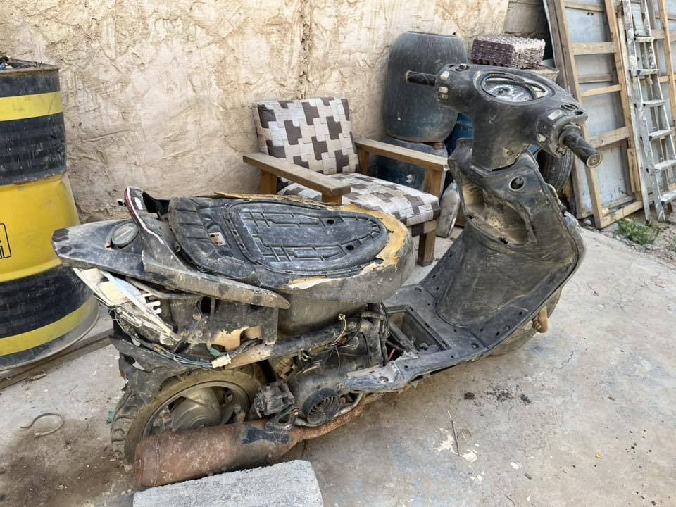 السلام عليكم 
للبيع ماكس 140 كوم حديد 
طافية ماعرف شبيها 
ب70 وبيها مجال قليل
مكاني بغداد 
***********

