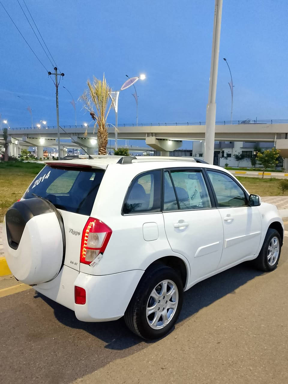 شيري تيكو موديل 2014 كير اوتوماتيك سيم المرغوب مرواسه بتكسي 
بدون ظرر بدون صبغ

كير محرك صدر كهربائيات شرط 
 
شاشة كامرة 

تدفئه تبريد شرط 

4 تايرات جديد باتري جديد 

تحكم استيرن تثبيت سرعة رقم وسنوية جديد 

 بي دفتر بنزين شرط التحويل والغرامة السيارة مال بيت

سعر 73 للاتصال 

***********"."***********
