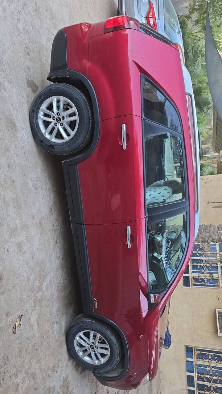 سورنتو 2014 رقم بغداد الدولي محرك 2400 GDI السياره جاهزه بيه صبغ بالبنيد وبيه كلير بيع او مراوس ***********
