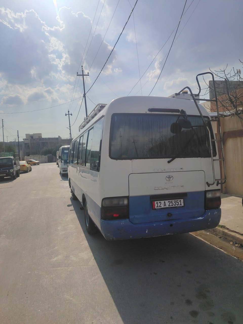 سلام عليكم كوستر تويوتا للبيع موديل 2002 للسياره كاز العنوان موصل رقم ***********
