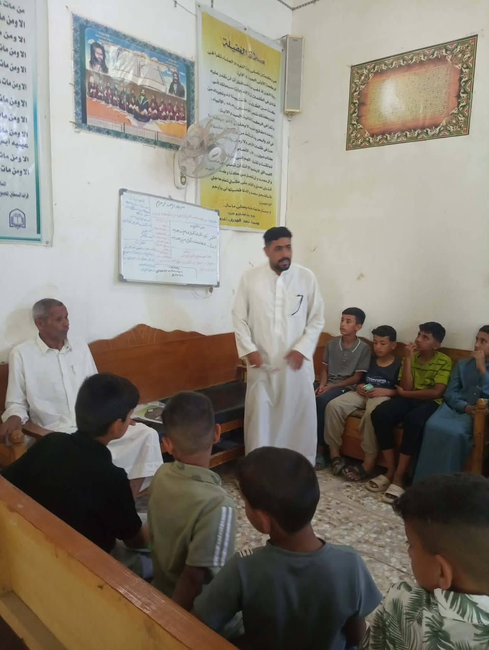 جانب من الدورات القرآنية الصيــفية التــي تقيــمها هيــئة القــرآن الناطق في الدلكة - حسينية الحاج راوي ال شلتاغ وباشراف هيئة القرآن الناطق قضاء الشامية علماً ان الاعمار المقبوله من 8سنوات الى 16 سنه 
القائم على التسجيل حسام النبهاني - للاتصال ***********
