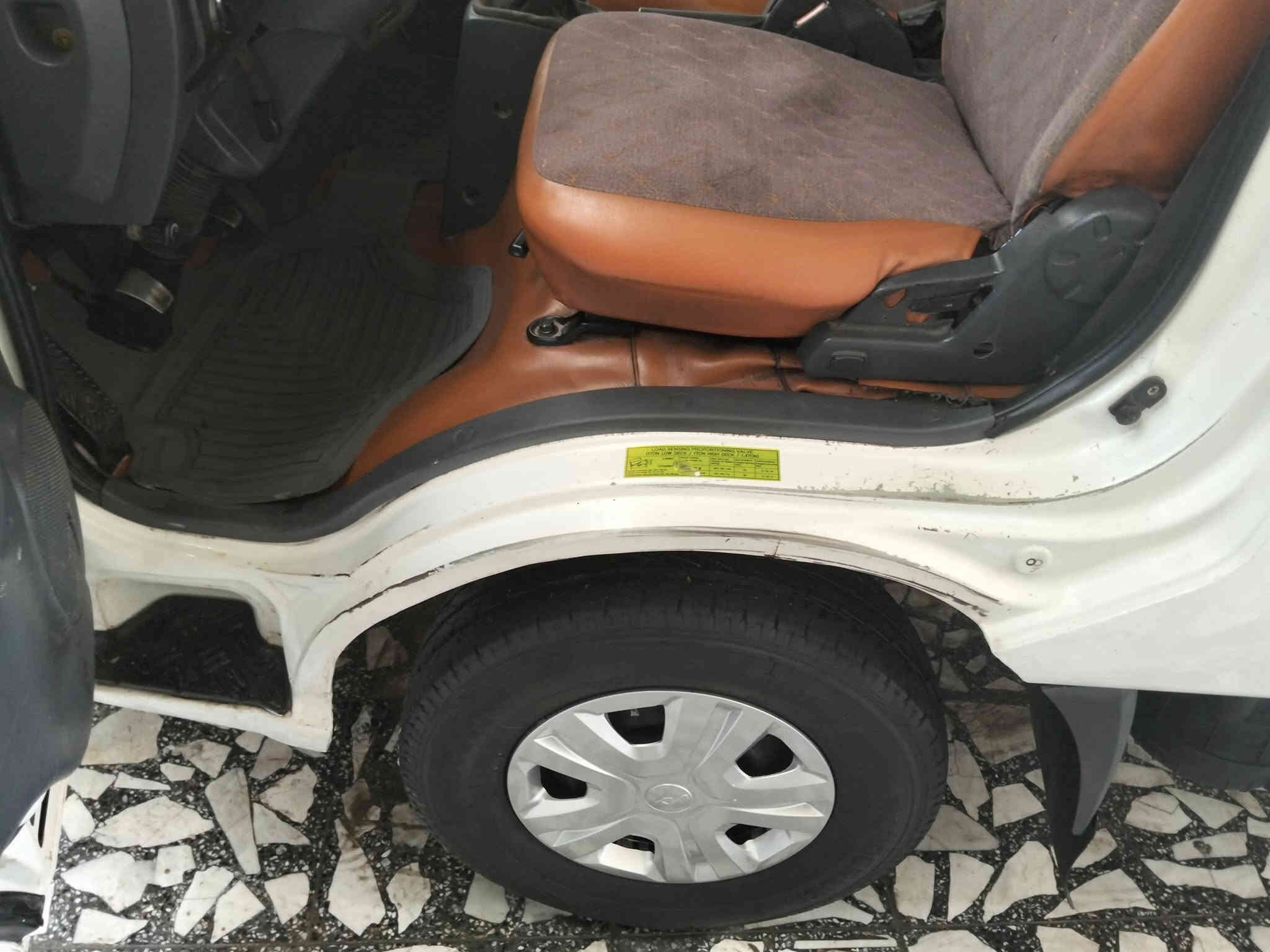 السلام عليكم كيا لبيع موديل 2018رقم واسط دولي 
مكينة جديده لا صرف ولا بخار ولا تنقيص وكير ومكينه واكسل وشاصي ورقم شاصي كل مكفول شرط تخم تاير جديد صدر امامي خلفي جديد محجر حلو السياره جاهز لشغل العنوان بغداد البلديات السعر 113وبيه مجال بسيط الرقم ***********
