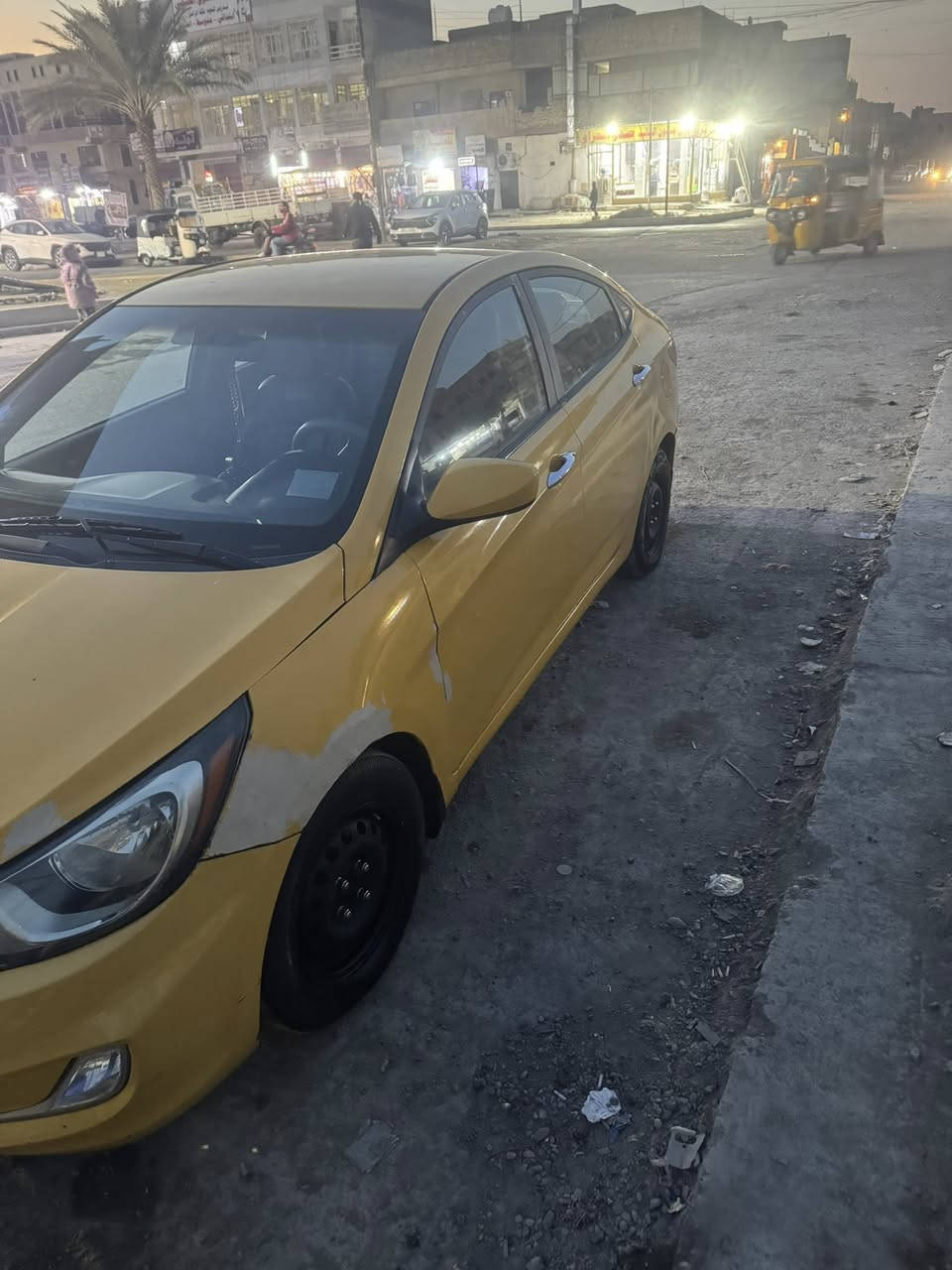 سلام عليكم سيارة اكسنت وارد امريكي
سيارة نضيفة خيرة من الله سيارة 2014  كهربائيات كلهة شغلة  

ضربته بل صفحة بل فتحة مال بانزين وثانية موجودة بل صوره 
صدرهة جديد وداخل موضح بل صور نضيف 

بغداد مدينة صدر رقم ***********
