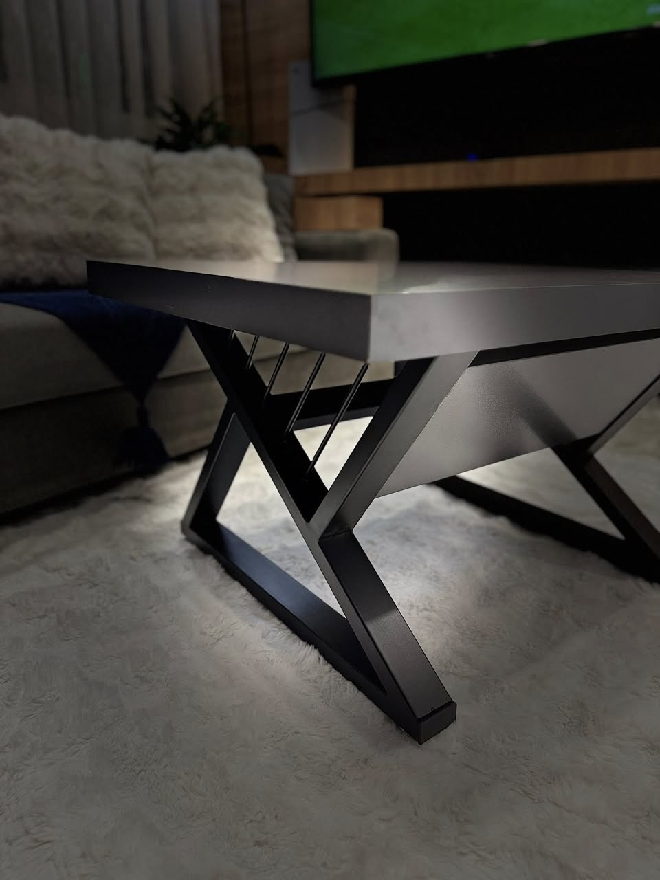 “نفذنا لكم طبلة وسطية مودرن حسب طلب الزبون، بالقياسات واللون اللي اختارها 🖤
تصميم أنيق يضيف لمسة عصرية لكل زاوية في بيتكم ✨

#ورشة_خشب #وحدة_تلفزيون #تصميم_حسب_القياس #مساحات_صغيرة

نصمم وننفذ أثاث وخزانات للمساحات الصغيرة
زورونا في موقعنا / بغداد - القناة، حي البساتين
للطلب والاستفسار 📞 ***********”
