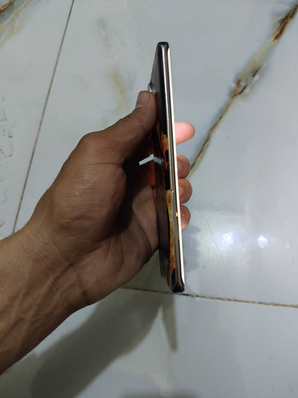 السلام عليكم
هونر 50  
ذاكرة 256 
الجهاز اي عيب مابي 
فقط بي فطر بل حافة صغير 
ولضهر بي طخة ومغلفة ولباقي اي عيب مابي جهاز مكفول 
السعر150 نهايتة 
مكاني بغداد الكاظمية ساحت العروبة 
رقمي ***********
ماعندي توصيل
