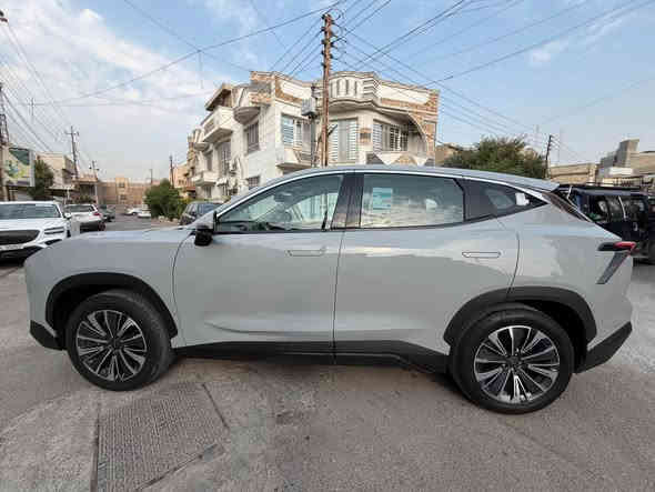 السلام عليكم 
للاستفسار ***********
 جيتور داشنك لون سمنتي مميز
ضمان شركه هارلم 10 سنوات وكيلو متر مفتوح
السعر ((162)) ورقه بيه مجال بسيط السياره بعده على وضع الشركه ((مكفوله من الصبغ وعلى ايد وحده وكافه الصيانه داخل الشركه ماشيه 35 فقط
للبيع جيتور داشينك خليجي 2024 لون سمنتي مميز 
تحكم بسياره الصوتيه بصمة تشغيل عن بعد شاشة كبيرة لمس نفكيشن كاميرا خلفية دوارة تحكمات بالستيرن وكروز سرعة بلوتوث وحاكية تلفون ايرباك شحن واير ليز تبريد شاشة لمس قطعتين هاند بريك بصمة مانع انزلاق وانحدار اوتو هولد كشنات جلد ابيض رياضية اشارة بالمري حساسات 360 درجه لايت متحرك عند الاستداره وحساس اطارات وحساس مطر انارة اوتو وعدسة متحركة زنون بالمازدة الامامية ولد نهاري زنون بك لايت لد ترايش الابواب والشباك الامامي استيل ABS مخارج
‏ AUX  USB  GPS
بصمة تشغيل عن بعد ويل كب حجم 19 محرك ٤ سلندر حجم 1500 تيربو محرك اقتصادي وراقي بدون دوانز كير اوتوماتيك والشراي يتصل على رقمي واني حاضر  السعر 162 ورقه مجال بسيط جدا 
مكان بغداد الدوره بغداد
