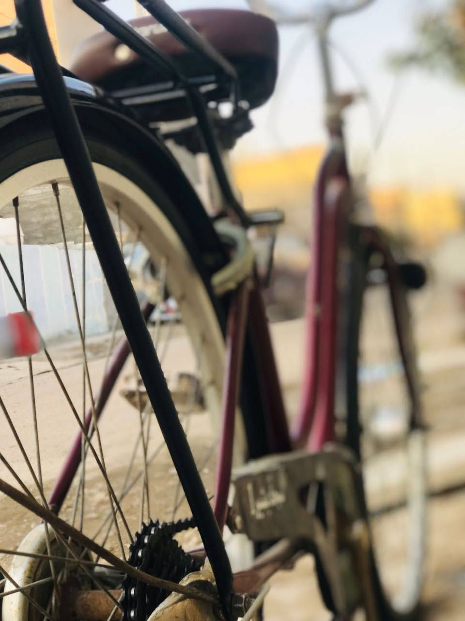 سلام عليكم بايسكل للبيع فول مواصفات بايسكل نضيف زلغ  مابي اي نقص مابي  السعر 130وبي مجال لطيبين رقم متواجد بس واتساب ***********العنوان بغداد الغزاليه
