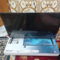 شاشة ٣٢بوصة • سمارت • ناصريه السكان الصناعي