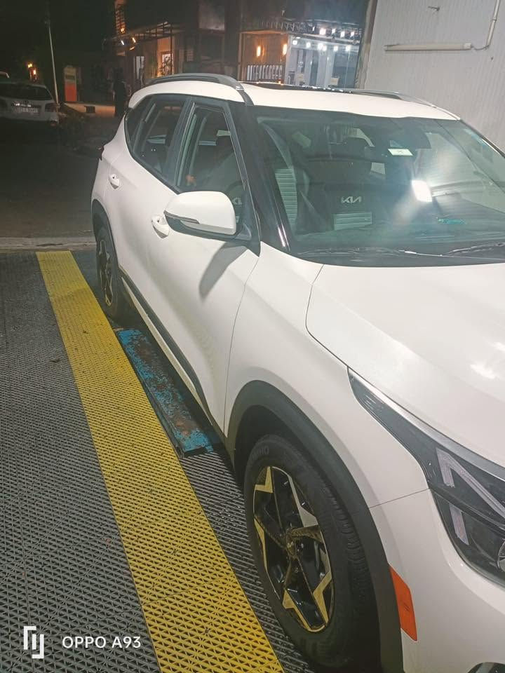 من رخصة الادمن
🚗 للبيع – كيا سيلتوس  كندي 2024

✅ سنة الصنع: 2024

✅ المحرك: 2000 سي سي

✅ ناقل الحركة: أوتوماتيك

✅ اللون: أبيض

✅ الممشى: 14,000 كم

المواصفات:

✔️ فتحة سقف

✔️ حساسات

✔️ نظام تحديد المسار

✔️ شاشة حديثة

✔️ كاميرا أمامية وخلفية

✔️ إيرباغ أمامي وخلفي

ملاحظة:

السيارة  بدون حادث من  امريكا

تعرضت لحادث خفيف في العراق والضرر عبارة عن باردين في الجهة اليمنى فقط، ، أما بقية أجزاء السيارة فهي بحالة ممتازة ومكفولة.

💰 السعر: 17,500 دولار (قابل للتفاوض بالحدود المعقولة).

📍 الموقع: حي القاهرة – بغداد

📞 للاستفسار: ***********

الجادون فقط، مع الشكر.

