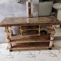 ميز بلازما الطول متر و ٢٠ سم والعرض ٥٠ سم زجاج مشجر السعر ٢٥ الف 07728...