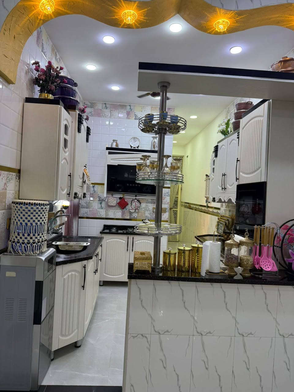 مشتمل طابقين للبيع في منطقة #حي_الحوراء (زين القوس) شارع الكفاح

🔸 مساحة 100 متر

🔹 الطابق الأول:
(غرفة نوم + صالة + استقبال + مطبخ + صحيات داخلية وخارجية)

🔹 الطابق الثاني:
(غرفة نوم + صالة + صحيات + سطح ثانوي)

🔸 خدمات كاملة

للاستفسار الاتصال على الرقم:
***********
