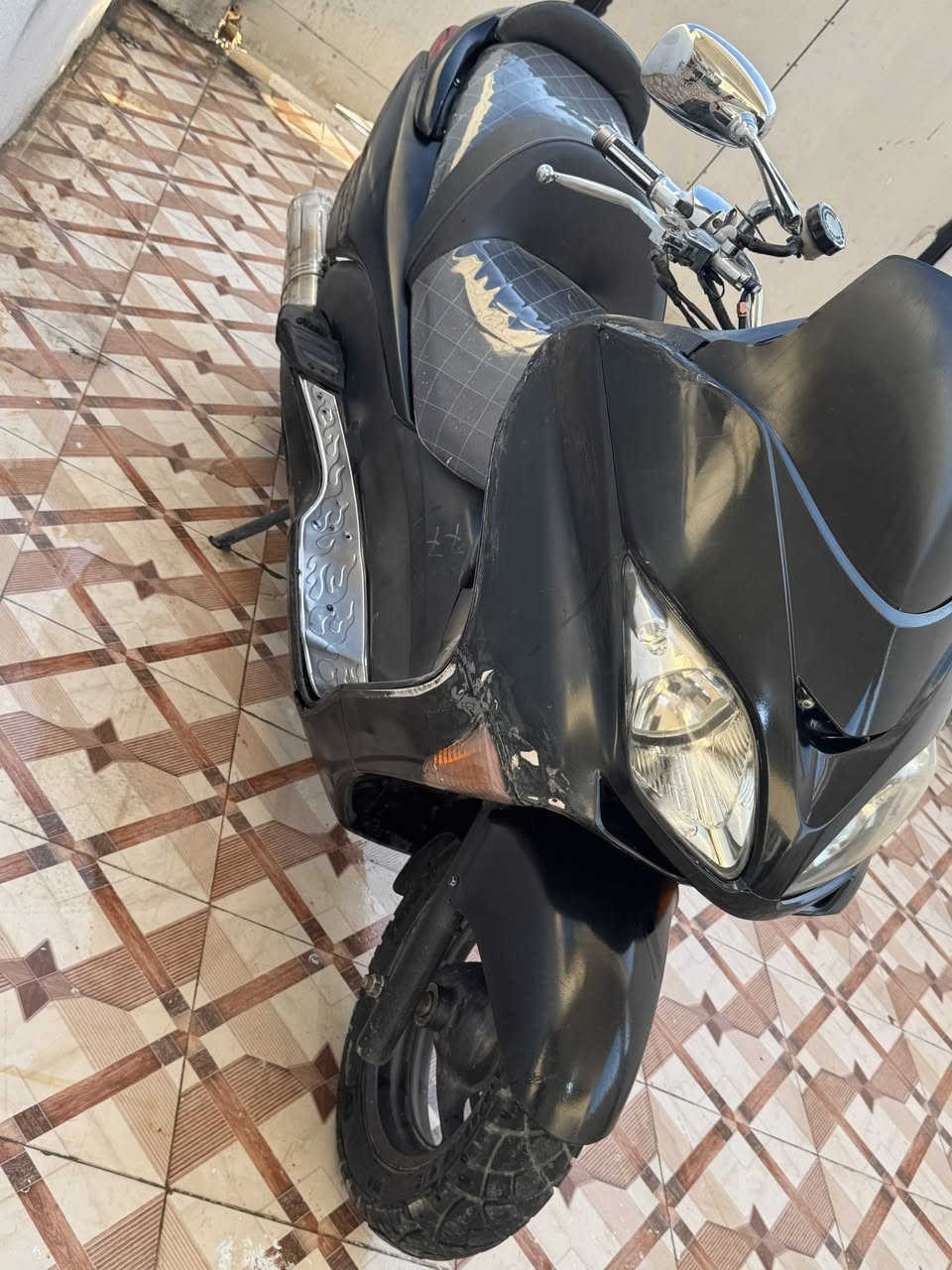 سلام عليكم دراجة صفر ثمانيه دراجه كامله وكل نقص مابيه الدراجه أوراق كامله واصله للترقيم تنطي افلوس الترقيم وترقم عندك الدراجه نضيفه وحلو بيه بس الكفرات مو كلش نضيفه وبيه عطل بس الكيج مال الحماوه ولبانزين 
حساسات كله شغال 
صالنصه رياضيه 
السعر 950 وبيه مجال بصيط كلش 
إذا مو شراي لا تعبني رحمه لمك 
رقمي *********** واتساب هاذه الرقم *********** 
مكان الدراجه بابل الكفل
