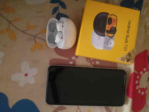 السلام عليكم ورحمة الله وبركاته
اخوان  جهاز  سامسونج a15  ذاكرة 128  بطارية 5000 دبل شريحة للبيع + سماعات أيربوود شركت ريدمي اصلي للبيع 
متواجد فييس واتساب رقمي  ***********
