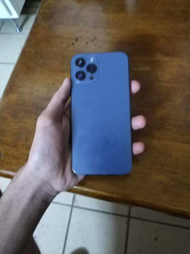 12برو ماكس
مبدل فقط شاشه 
سعر ٣٥٠ وبي مجال 
***********
