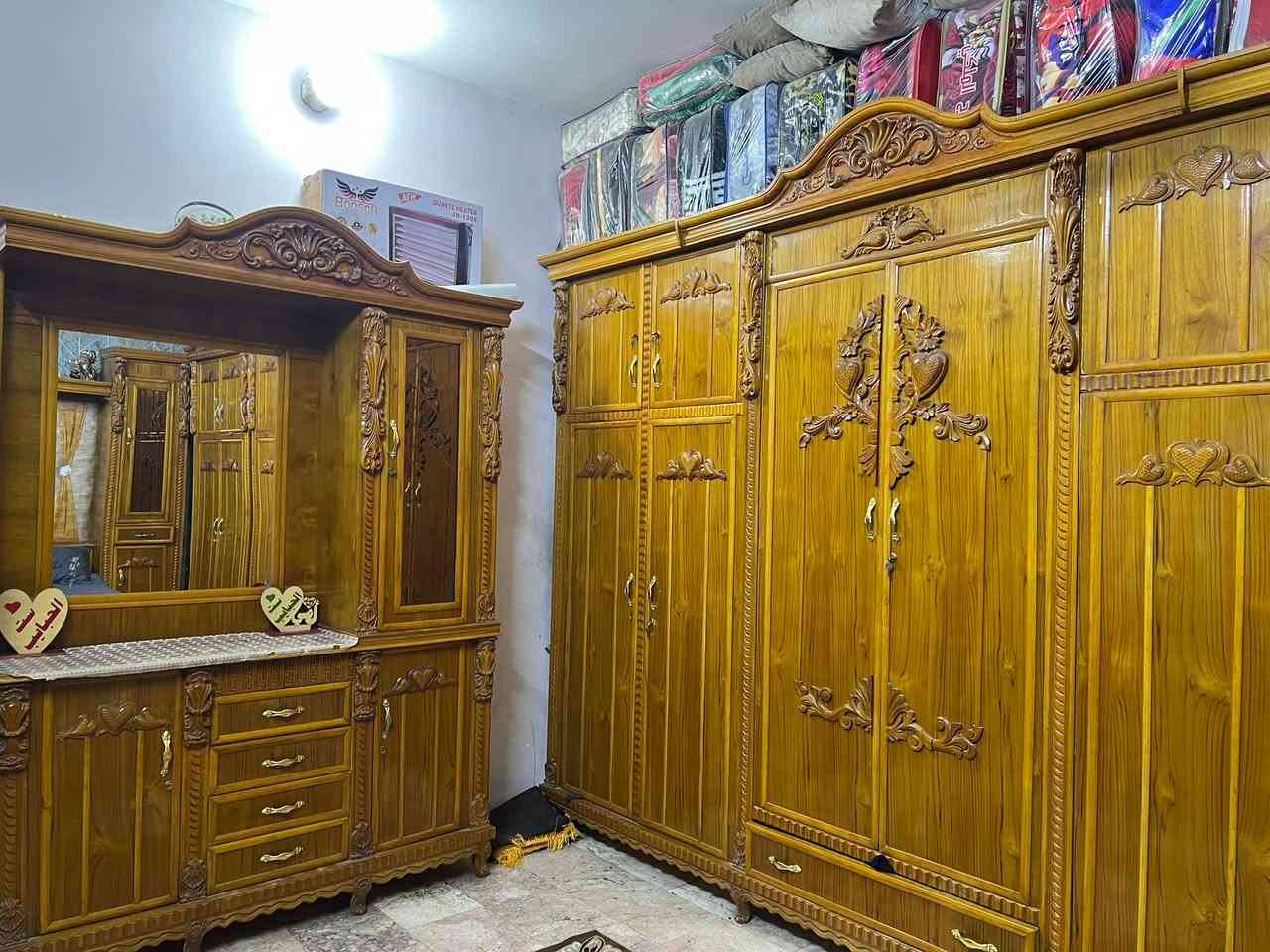 غرفه اخشاب للبيع نضيفه 6ابواب ملحق نضيفه موديل حديث الزاويه كنتوريه ضهر جرجوبه براغي صاج بغداد الاتصال ***********متواجد واتساب
