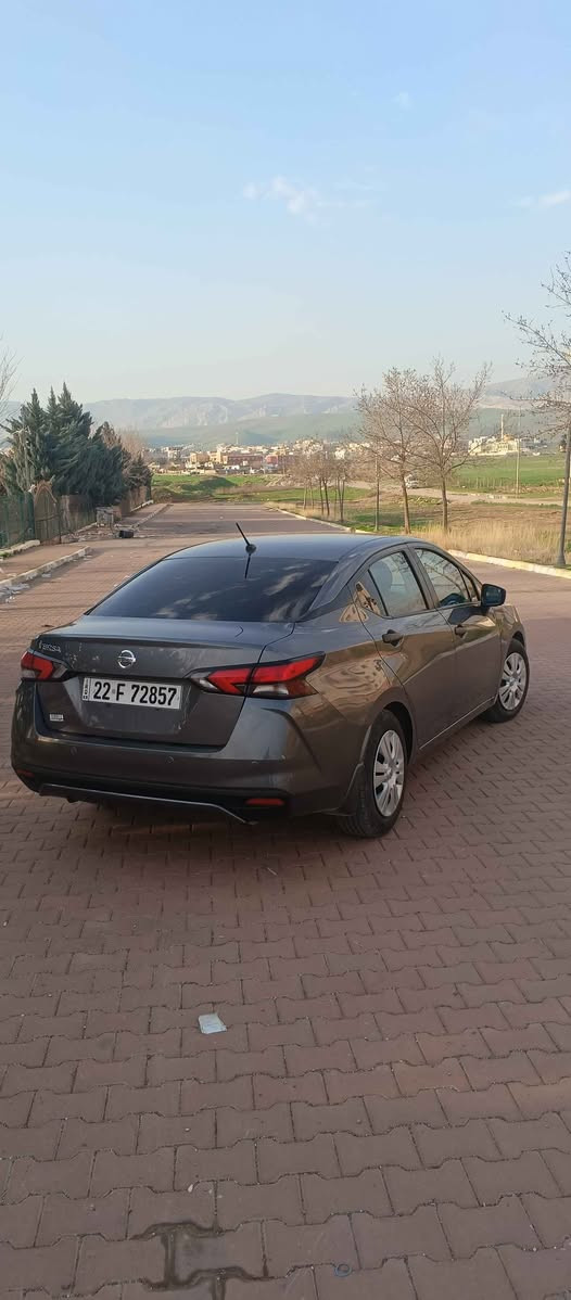 نيسان فيرسا 2020 رقم سنويه جديد  بصمه كامره حساسات رادارات توقف ذاتي خلفي امامي قطعتين صبغ جاملغ وبنيد  بدون دواخل شرط سونار  رقم شانسي موجود مع صور 70ميل ماشي سعر108 وبيهه مجال بسيط عنوان عقرة  *********** اكر, نينوى
