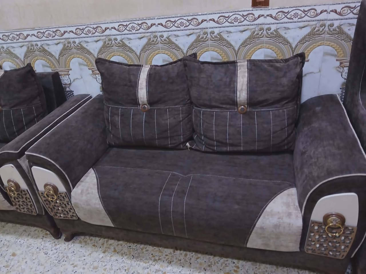 تخم مستعمل بسعر مناسب شغل ثكيل سفنج درجه اولى الاتصال عله رقم ***********
