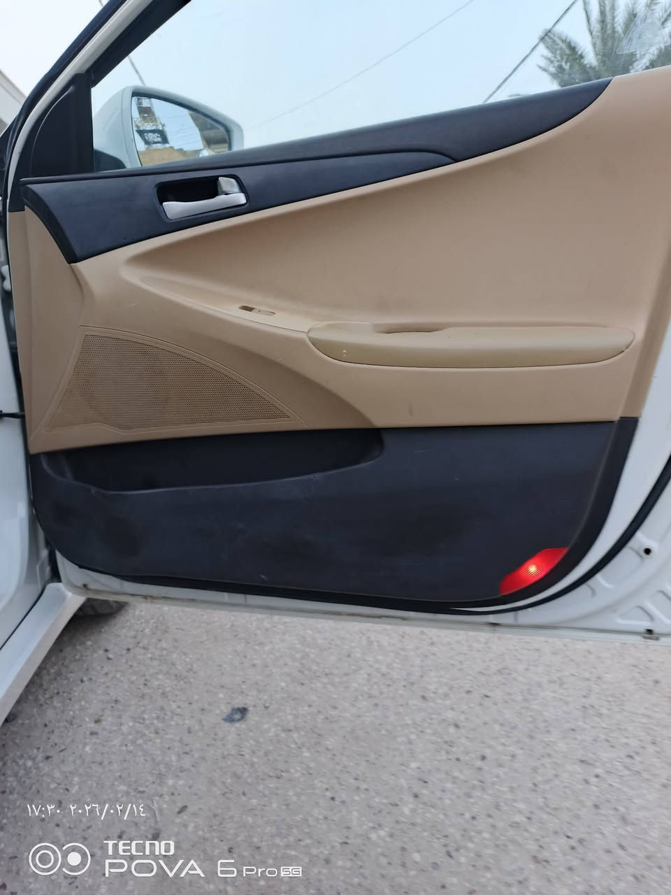 السلام عليكم تحيه طيبه ،،؟ 
للبيع فقط هونداي سوناتا موديل 2011 وارد خليجي محرك 2400 ما مفتوح عل شركه دوش حداديه جديده تخم تاير جديد رقم بابل سنويه لنهايه 2027 تحويل مباشر 
 داخل بيجي
 شاشه ايباد 
اشاير بل مري 
مري شفط
تحكم ستيرن 
بيهه صبغ دواير الجاملغات الخلفيه اثر خياسات و سطح قبق الجنطه اثر شخط باقي السياره مكفوله من الصبغ والفتح والتبديل السياره اي دواخل ما بيهه عل شركه 
السعر /113 و بيهه مجال 
العنوان/ بابل محاويل 
للاستفسار /***********
