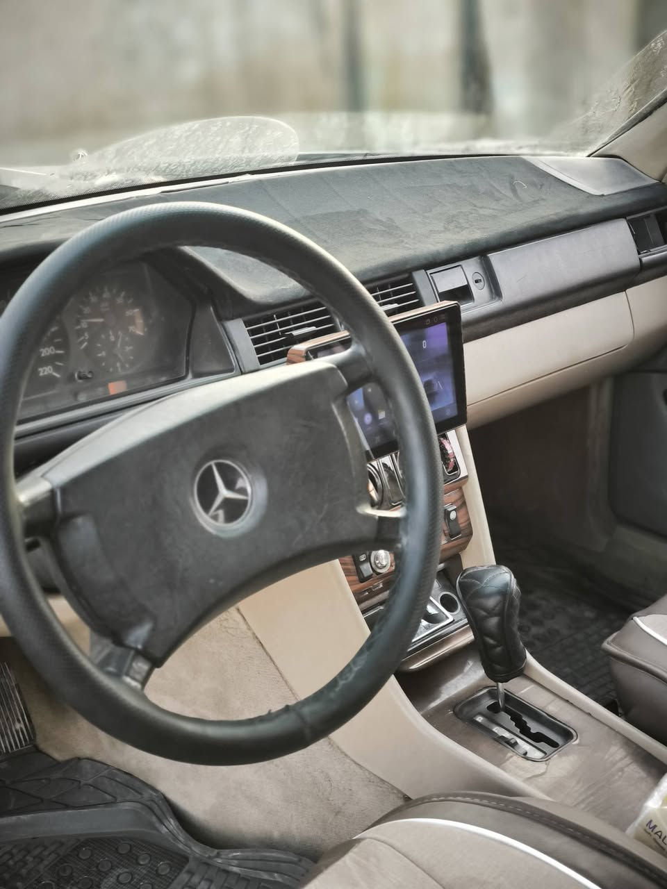 السلام عليڪم 
مارسدس دب موديل 1988

رقم صلاح الدين انكليزي بإسمي 

هزة جديدة سنوية جديدة للـ 2031

حدادية جديدة

غرفة نظيفة

مكينة بطة 2500 حصان مكفولة من التبخير والتنقيص

الڰير ممتاز

الكهربائيات شغالة 

سعرها43 ورقة وبيهة مجال للـ جادين فقط

مكانها [صلاح الدين - سامراء] 

للتواصل 

***********
