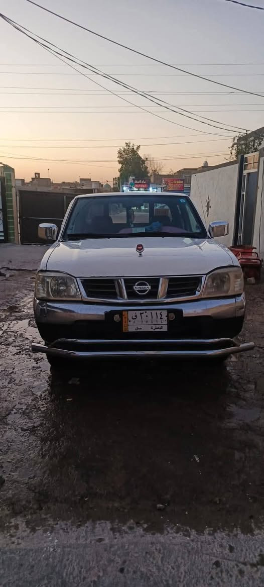 سلام عليكم بيكم نيسان 2011 محرك كير تبريد حداديه كله مكفول تخم تاير جديد. رقم بصره بسمي مشروع وطني نص صبغ جاملغ كدام والباقي كفاله سعره122 اوبها مجال قليل رقم الهاتف *********** مكاني النجف كوفه شارع معمل اسمنت
