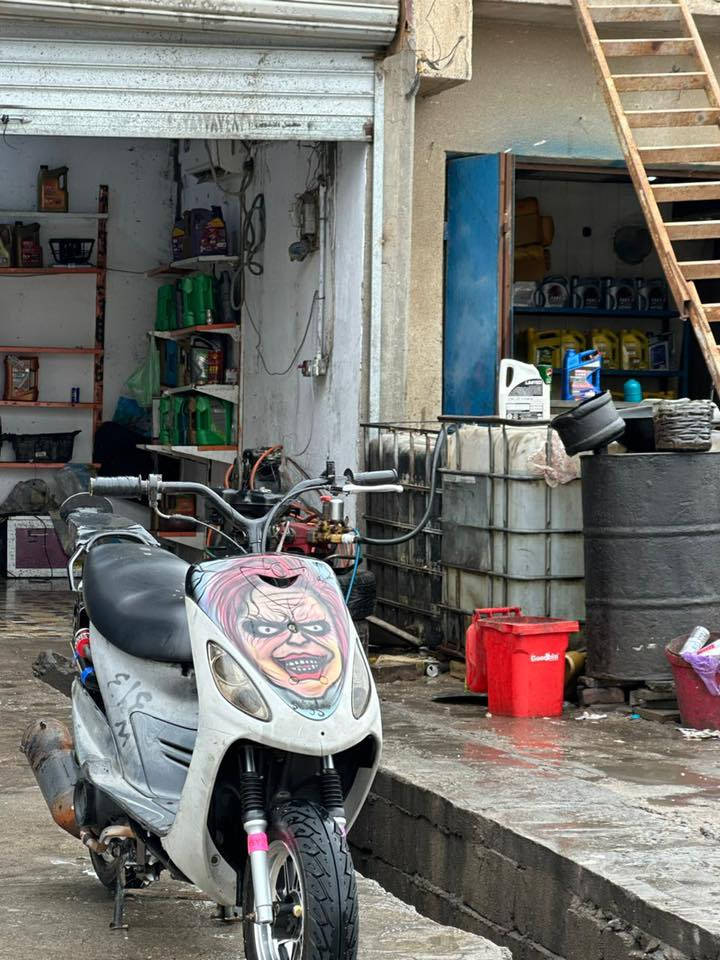 ماكس قجمه للبيع دراجه مفتوحه بس ولفات سلف يرادله شخاطه سعرها 650 وبيها مجال ***********
