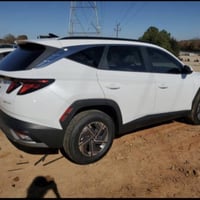 توسان بدون أي ضرر ماشية 2000 زيرو هايبرد هذا الاسبوع توصلني كاملة الشر...