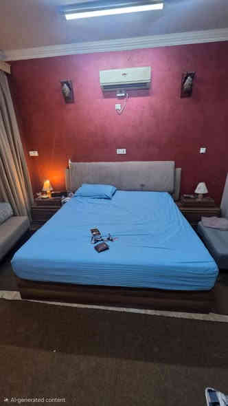 غرفه تركيه درجه اولى من idol للبيع
غرفه نوم ٧ قطع 
كنتور سلايد
سرير نفرين مع مخزن  
درور اربع مجرات 
ميز تواليت 
كومدي عدد ٢
مرءاة
للعلم كل المجرات هايدروليك 
السعر ٥٠٠ قفل

***********
