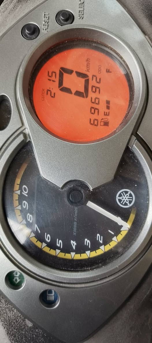 السلام عليكم 
سكنس فحل كوري 🖤💙

كابريتر مكينة بلاد شرط ع فحص جيب فيتر وبراحتك افحص  لانضوح لاتنقيص لاتبخير مكينة جداً ناعمه وب العافية ع الياخذها 

دهن كل 15 يوم ابدله موتل سكوتر 

الدراجه كما موضح ب الصور

السعر 600 قفل قفل ماتلكة هيج نضافة وعناية 

مكاني بغداد للأستفسار خابر وتدلل ***********
