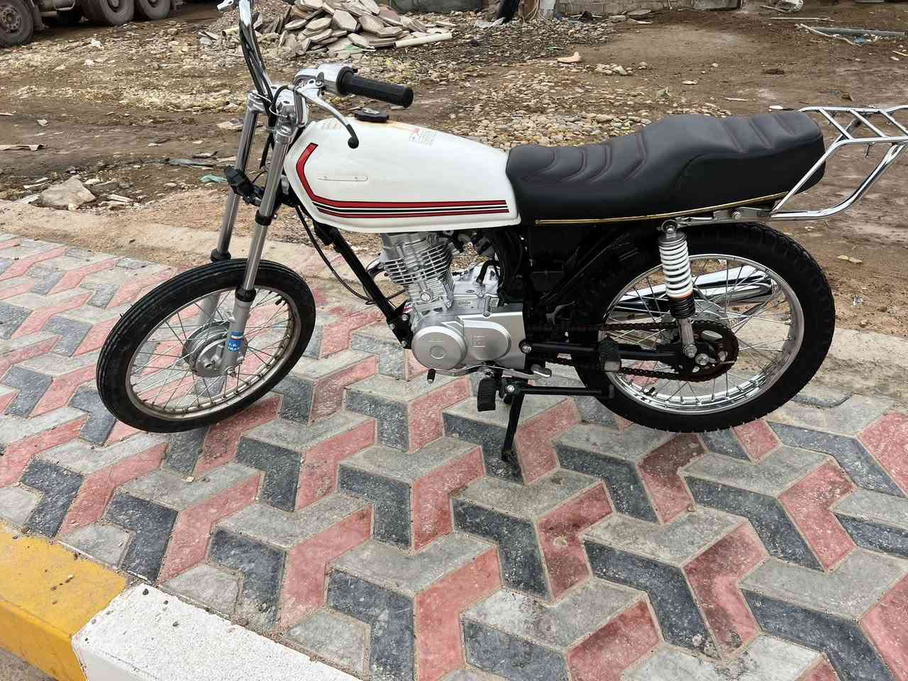 سلام عليكم دراجه البيع  صايله شهر من معمره السعر ٨٠٠  وبيه مجال المكان العماره   🫥***********
