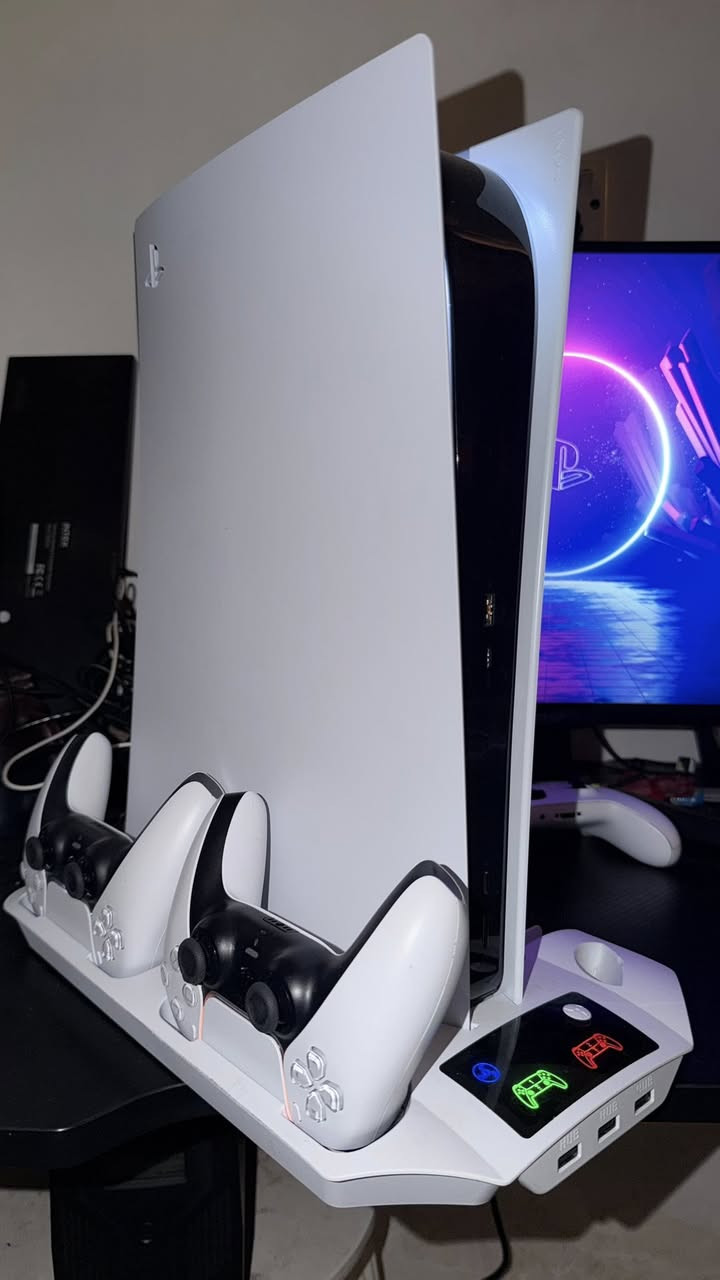 السلام وعليكم عندي بلي 5 فات Fatباندل هورايزون امريكي مهكر
الجهاز نظيف كلش ومهكر نظام يوتيوب لا قرص ولا شي اطب ٣ ثواني ويتفعل وتلعب براحتك ولعبة تروح تنزلها ب الفين لو تلاثة وتتونس ويا الجهاز 2 جوستك اصليات انطيك الكارتونة وغراضة كلها ويا كاملات اكيدد 
ووياه ستاند وحامل للجهاز والجوستك الستاند بي مروحة تبريد هم بيها عدة درجات وشاشة led وتشحن الجوستك 

الجهاز رايدة ب 750 الف 
العنوان بغداد 
الي يريده هذا رقمي 
***********
