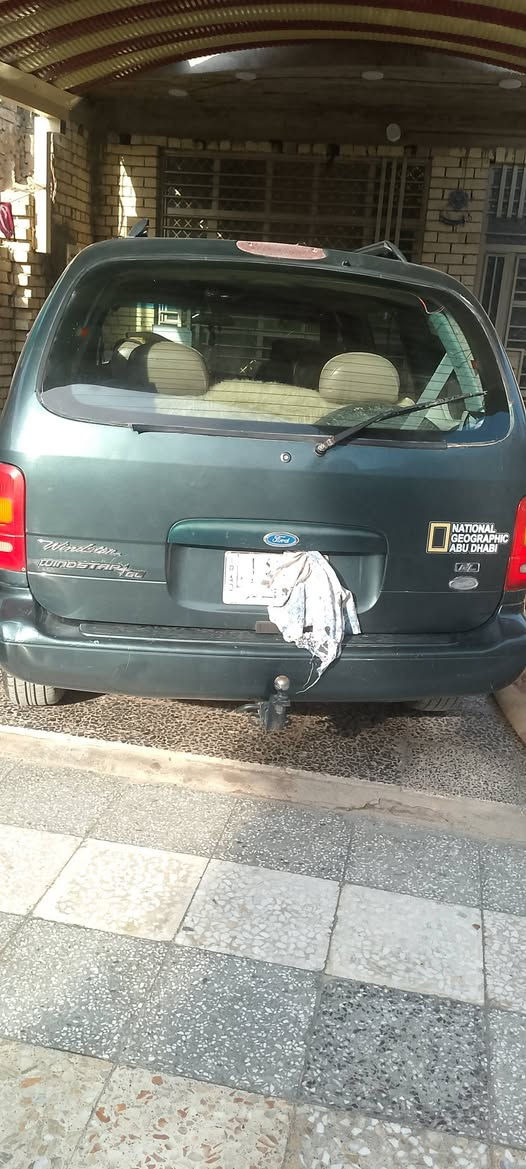 سلام عليكم سيارفورد موديل 95 سيار نضيفه محرك وكير خير من الله رقم ديالى تحويل ثاني يوم مكاني بغداد  السيار مصبوغه الجماليه بدون معجون وترهم مروس السعر 40وبيه مجال لاتصال عل الهاتف ***********
