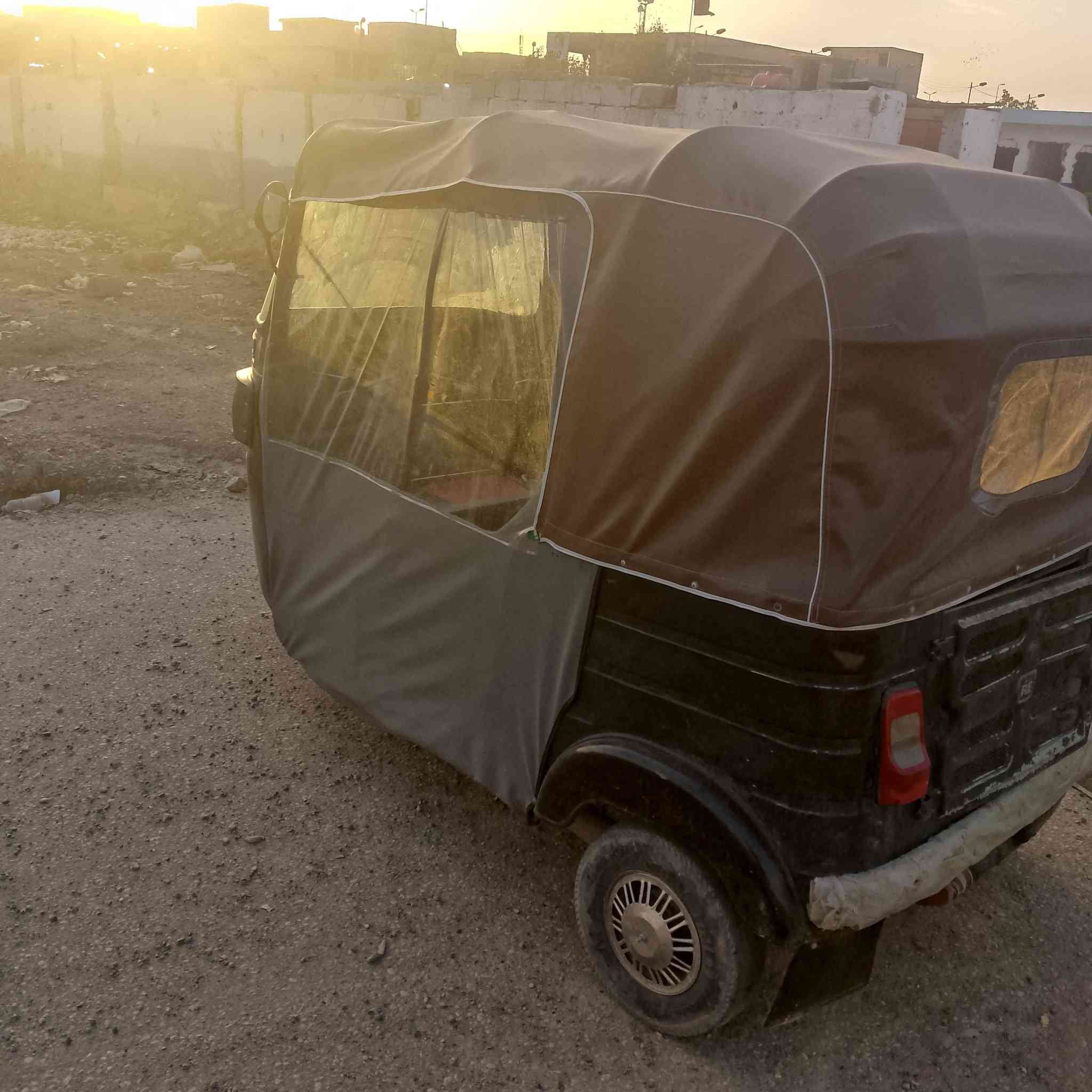 سلام عليكم تكتك موديل 17شهر 12 تكتك خير من الله جاهزه من كلشي وراق سحب اكفلها من سرقه سعرها قفل بدون عمله مليونين وستميه البكان بغداد مدينه الصدر الحميديه رقم الهاتف ***********
