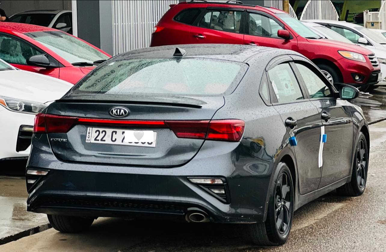 السلام عليكم كيا فورتي2019 السعر 130وبيها مجال بسيط ضررها بنيد وسوناره مرفق بلمنشور
نص فول معروفه مواصفات الفورتي 
مكينه شرط كير محور اي تي
سياره جديده هزه سنويا كله جديد 
كابون مابيها ماشيه96
مكان السياره موصل الايسر معرض الكرم
للاتصال ***********/***********
