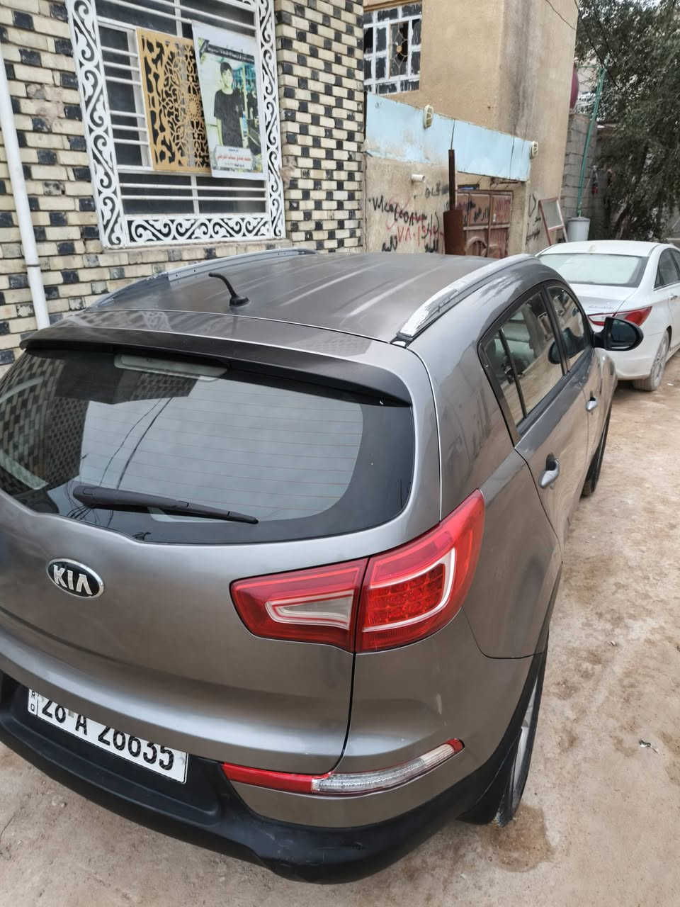 سلام عليكم كيا سبورتج 2013 خليجي
محرك 2400 دفع رباعي المرغوب كير ومحرك كفالة
رقم انكليزي دولي مداور ثاني يوم هزه جديده 
شاشة كامره خلفية تبريد تدفئة حداديه جديدة حساسات
السيارة بيها ثلاث قطع صبغ فقط بدون دواخل 
بابين وقبق الجنطه فقط صبغ 
 السعر 120 مكان نجف 
***********
