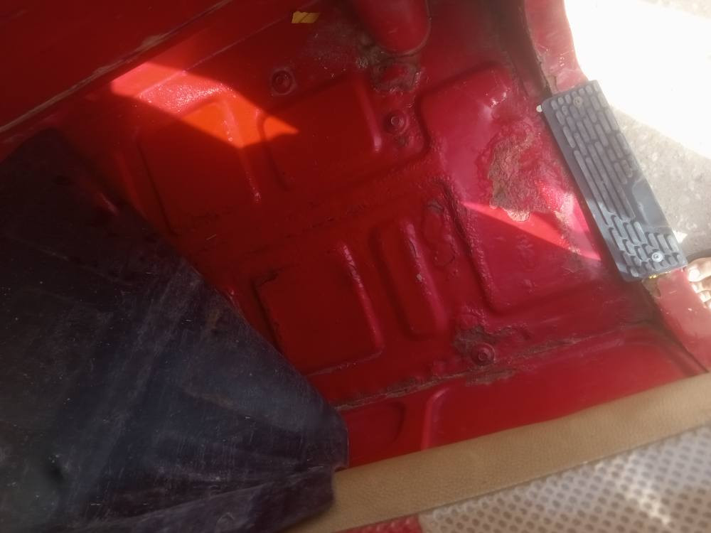 سلام عليكم تكتك موديل ١٨  اوراق غبور القلم  
مصبوغه عام الجماليه تكتك كامله لآخر  تأخذه كبل لشارع  ربع مذب عليه تكتك  
السعر ٤ وربع وبيه مجال حك الجيه  مكينه ناعمه ما تسمعها صوت 
الرقم ***********
